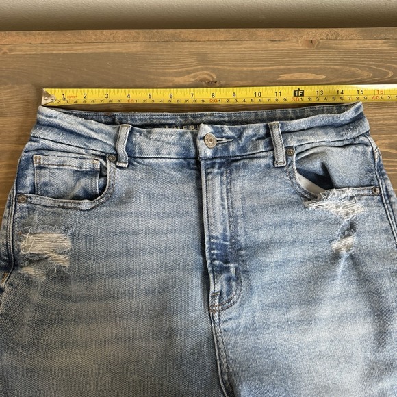 American Eagle Womens 12 Blue Light Wash High Rise Curvy Mom Jeans Denim Pants - Picture 8 of 10